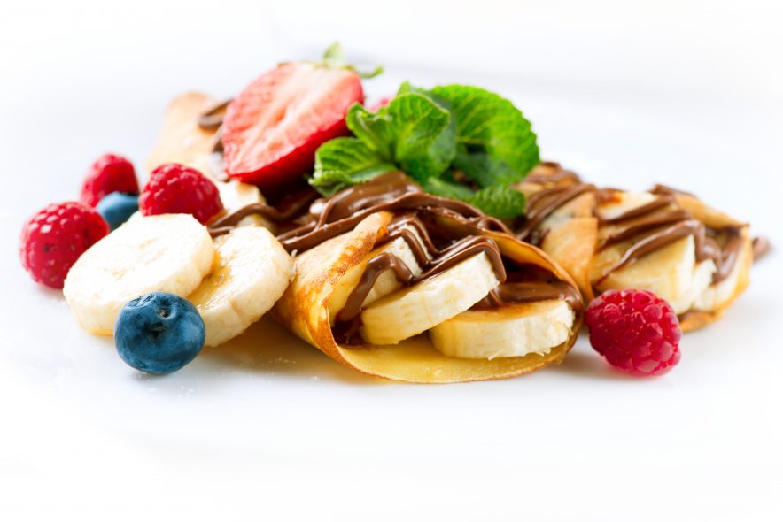 Bruk den tradisjonelle steketakken til å lage den franske favoritten crêpes. Crêpes med banan og nutella blir en søt nytelse.